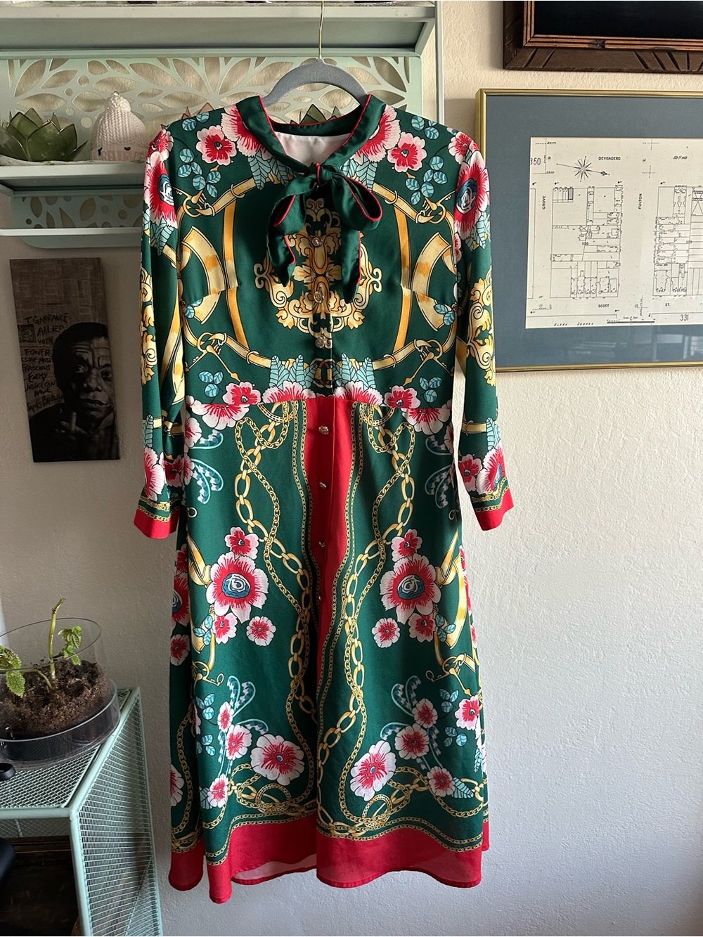 Green Floral Tie-Neck Midi Dress with Chain Print